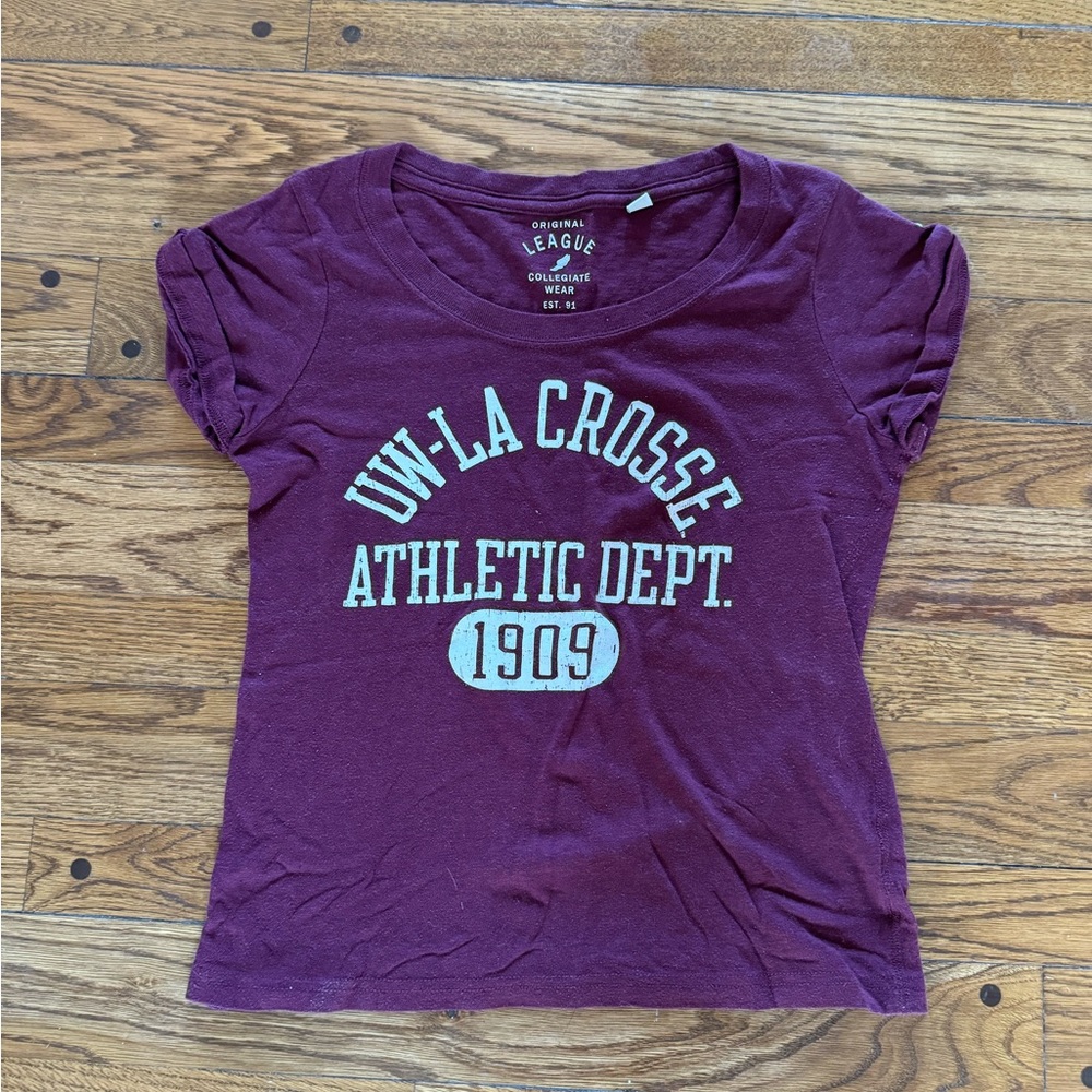 Medium UW La Crosse Athletic dept tee